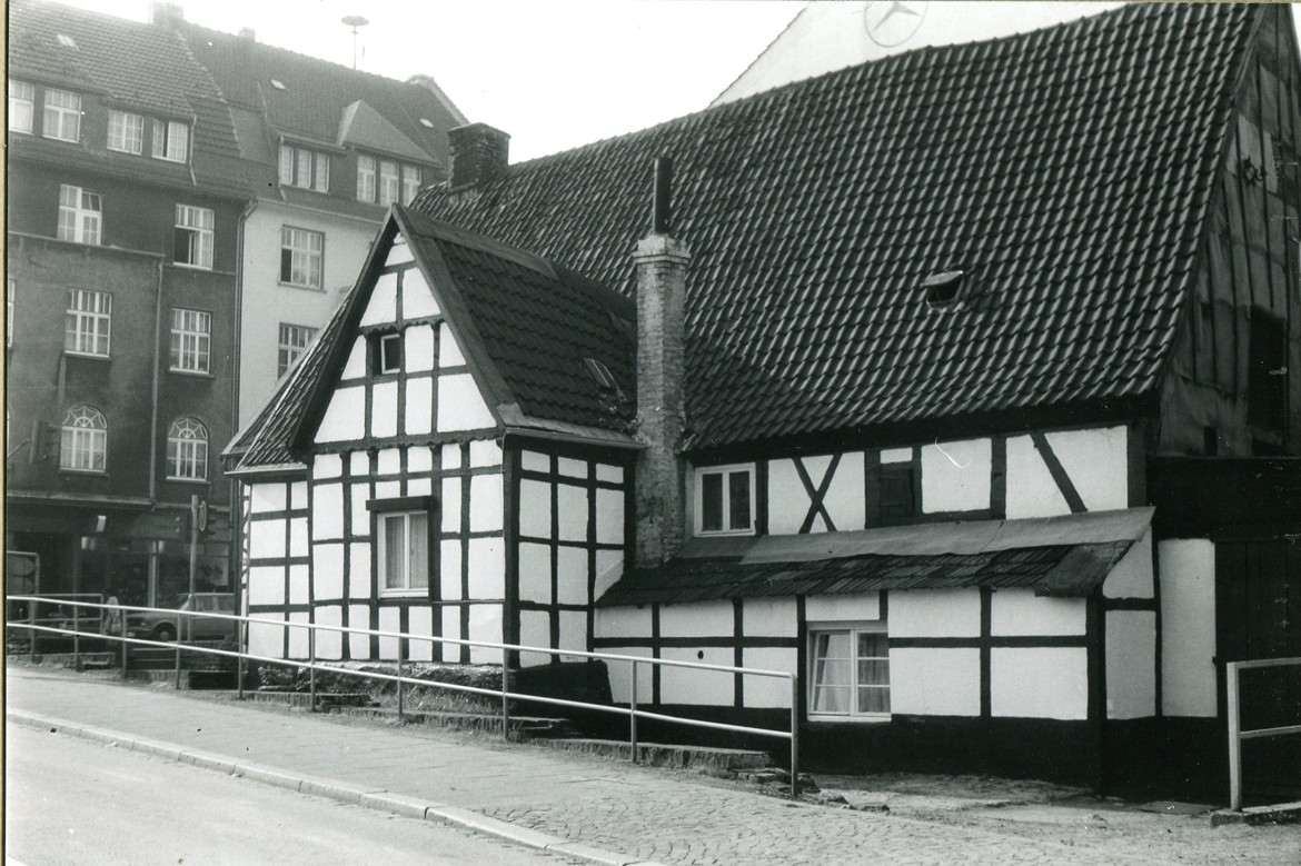 Ein Fachwerkhaus, das Lederhaus - wo es früher einmal stand